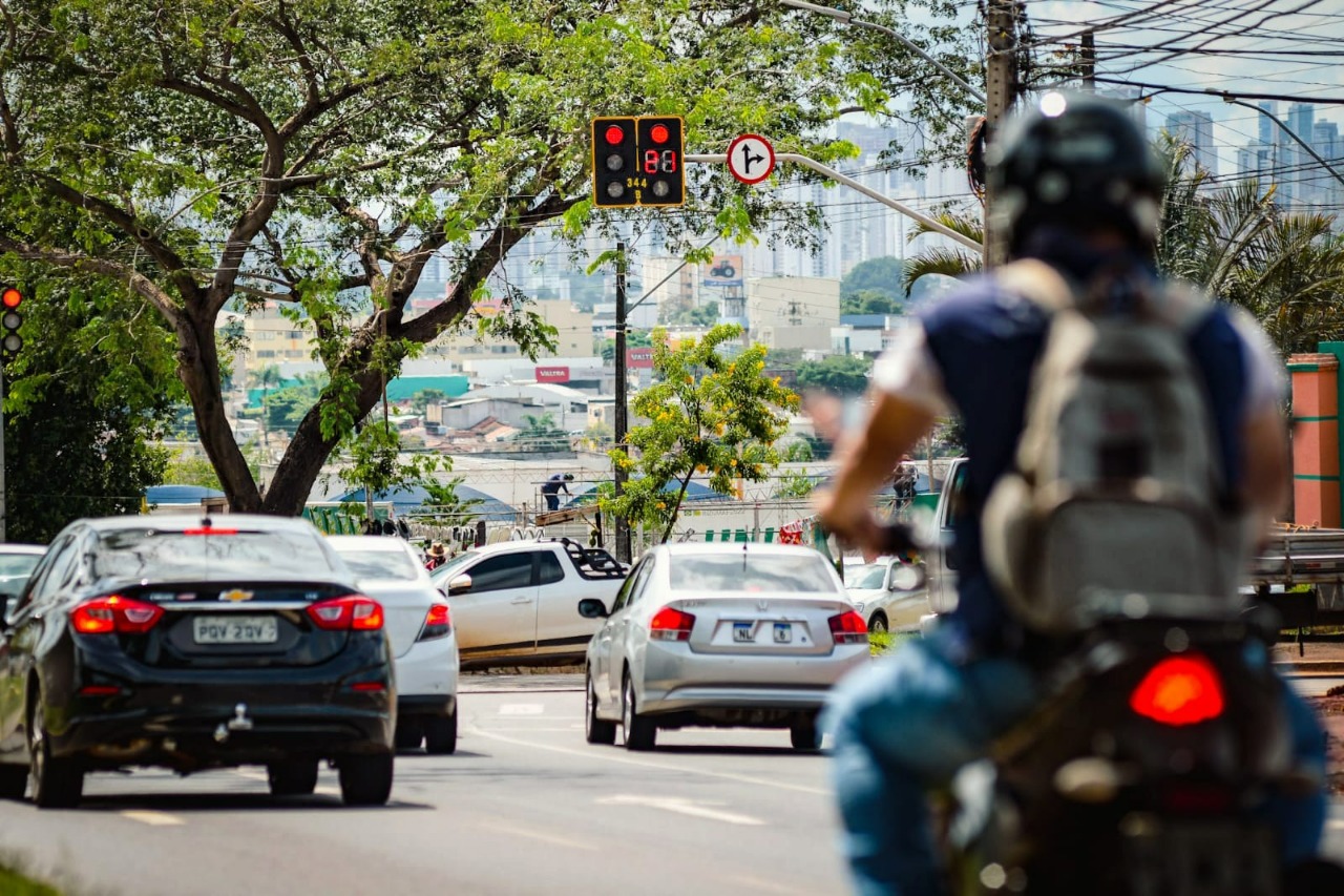 Prefeitura de Goiânia publica aviso de licitação para contratar empresa especializada na modernização semafórica