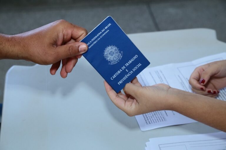 Prefeitura de Aparecida oferta 689 vagas de trabalho nesta semana