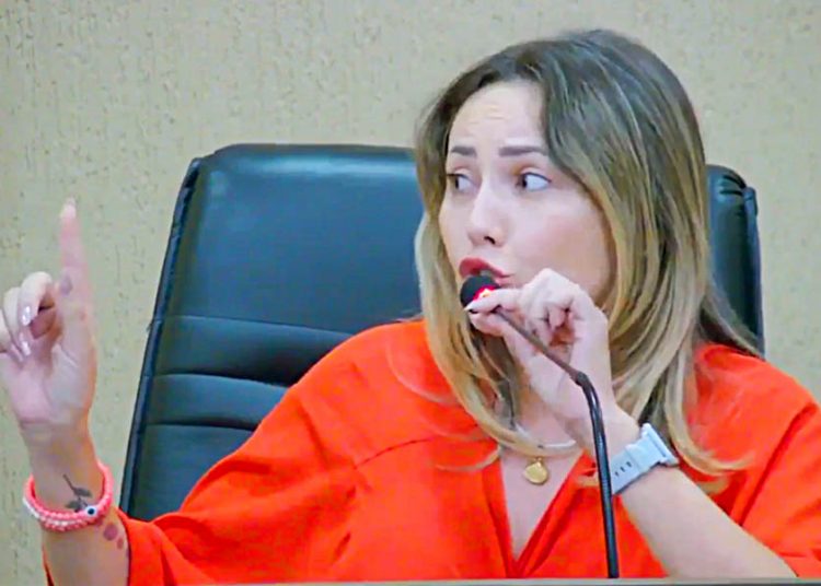 Camila Rosa vai à polícia após discussão na Câmara de Aparecida