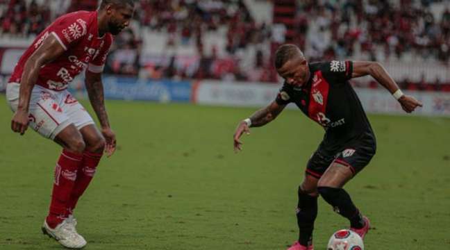 Atlético-GO empata com Vila Nova e garante vaga na final do Goianão