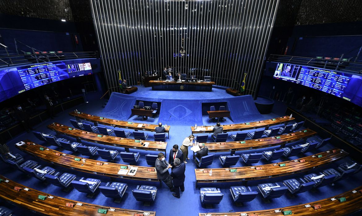 Senado aprova projeto que simplifica ICMS dos combustíveis