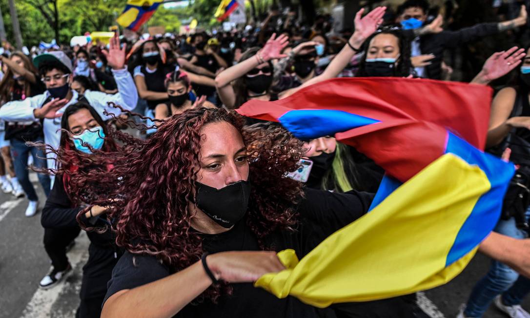 Colômbia realiza eleição legislativa de olho na presidencial