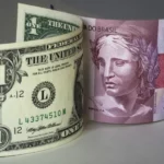 Dólar registra sétimo pregão seguido de queda e fecha a R$ 4,83