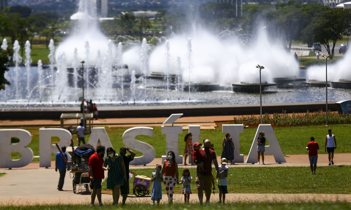 Distrito Federal acaba com obrigatoriedade de máscaras