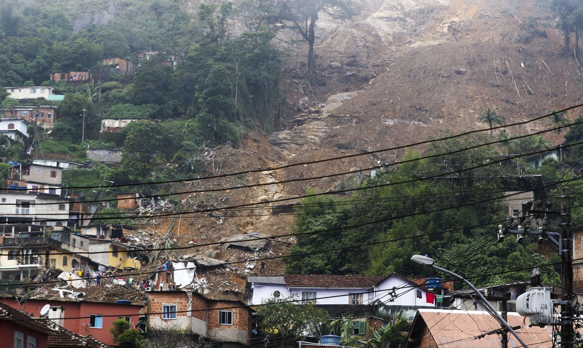 Novo temporal em Petrópolis deixa pelo menos cinco mortos