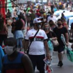Ao menos 5 capitais brasileiras e o DF desobrigam uso de máscara ao ar livre