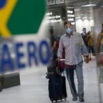 Brasil deixa de exigir teste de vacinados que chegam no país