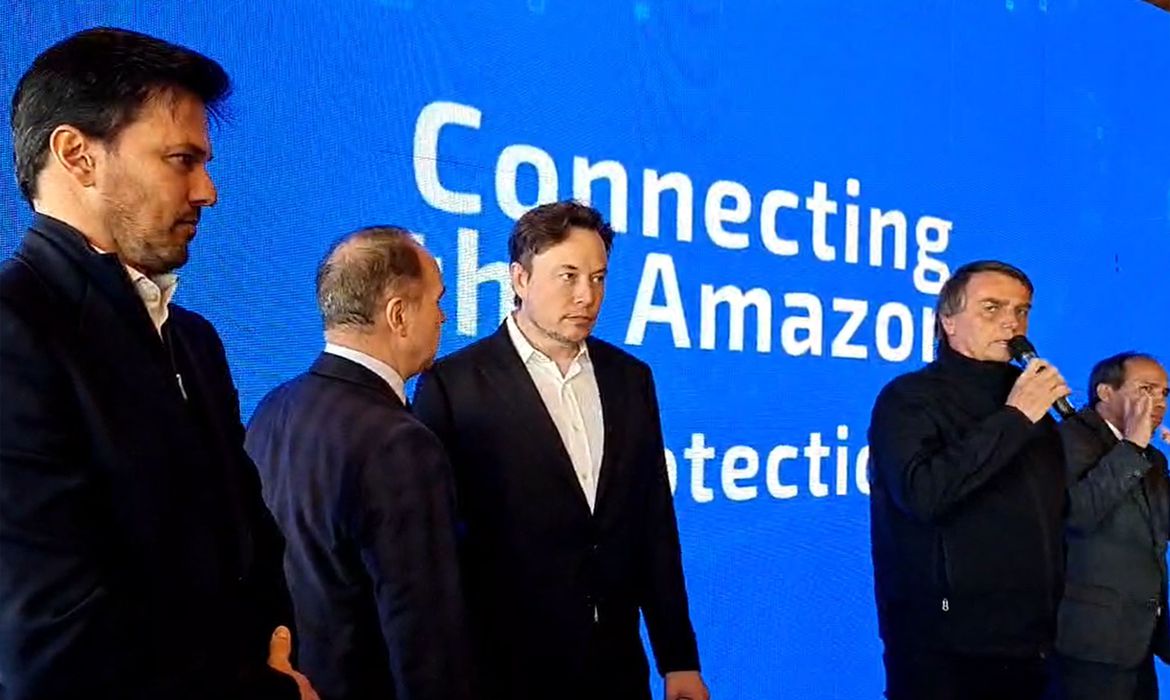 Presidente Bolsonaro se encontra com empresário Elon Musk em São Paulo