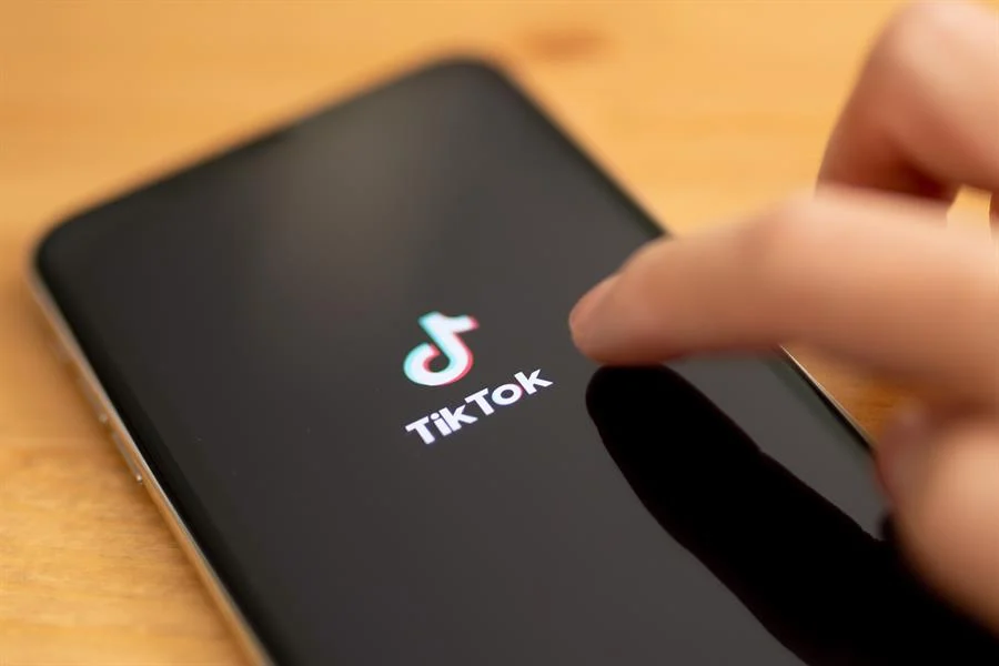 Pré-candidatos usam TikTok como plataforma de campanha e miram o eleitorado jovem