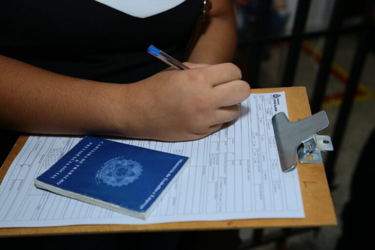 Processo seletivo oferece 700 vagas de emprego em Aparecida