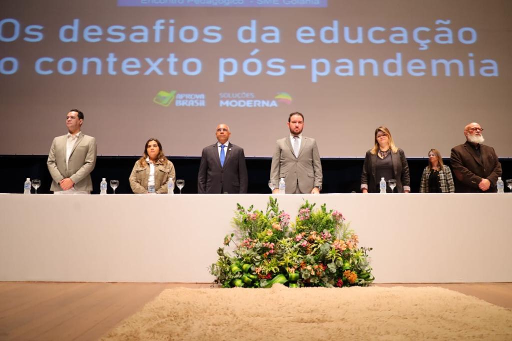 Foi aberto formação do projeto Aprova Brasil com avanços na Educação em Goiânia.