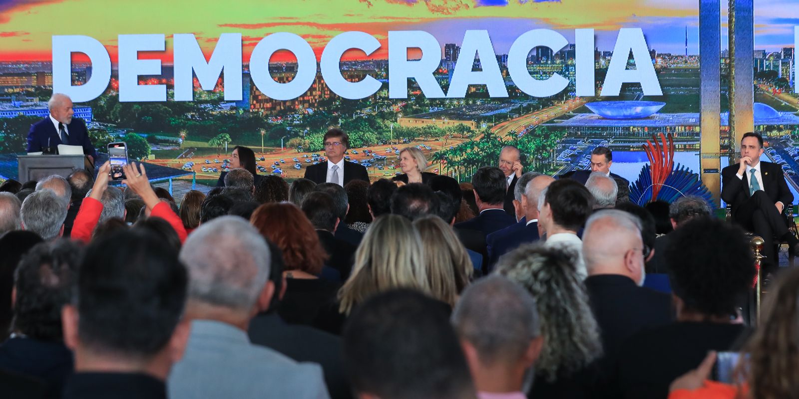 Ato no Congresso reforça poder da democracia no pós 8/1