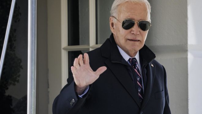 Biden lança campanha acusando Trump de tentar “sacrificar a democracia”