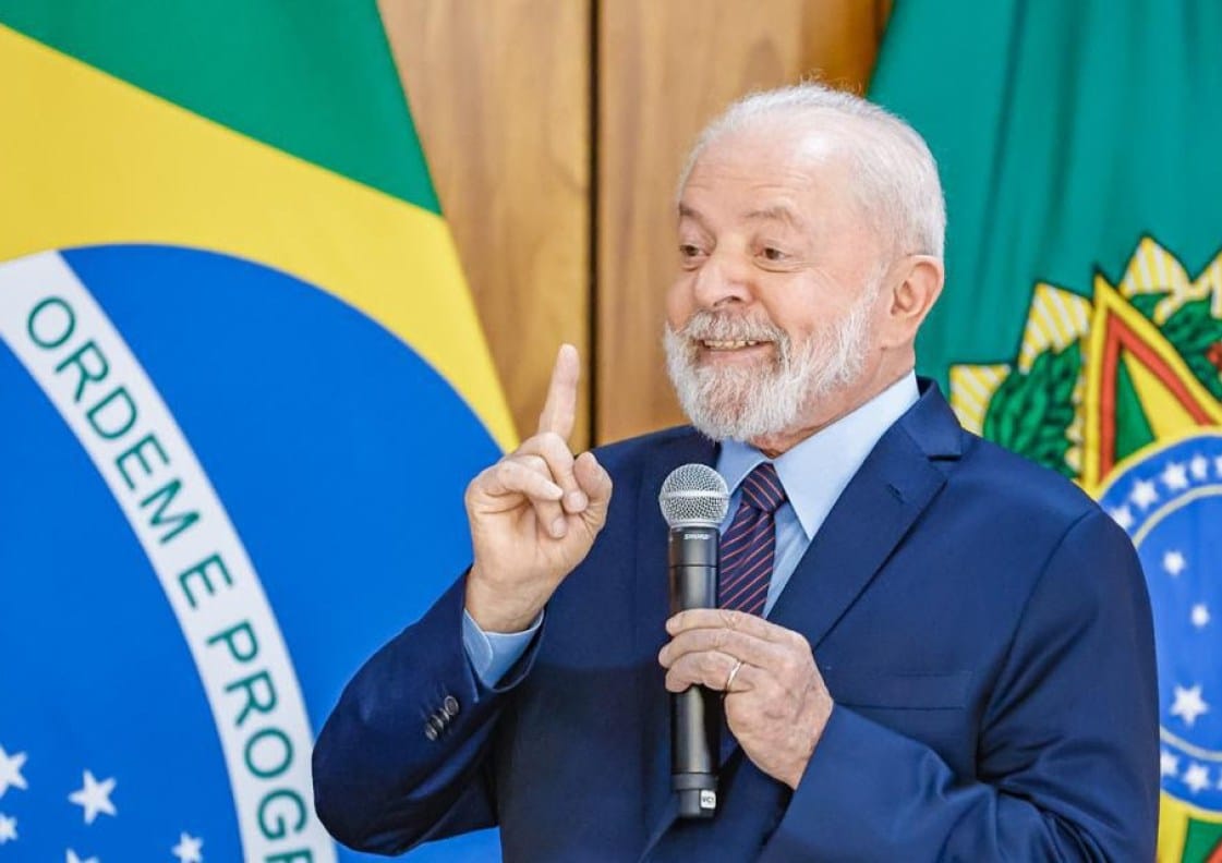 Brasil – Lula faz balanço de ações federais à imprensa