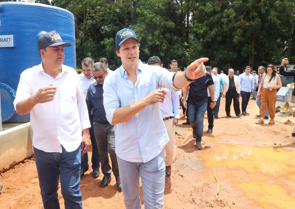 Caldas Novas: Ao lado do prefeito Kleber Marra, vice governador Daniel Vilela visita obras de tratamento de água