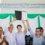 Campos Verdes de Goiás: Vice-governador Daniel Vilela, ao lado do governador Ronaldo Caiado e do prefeito Haroldo Naves entrega obra de pavimentação no Norte goiano