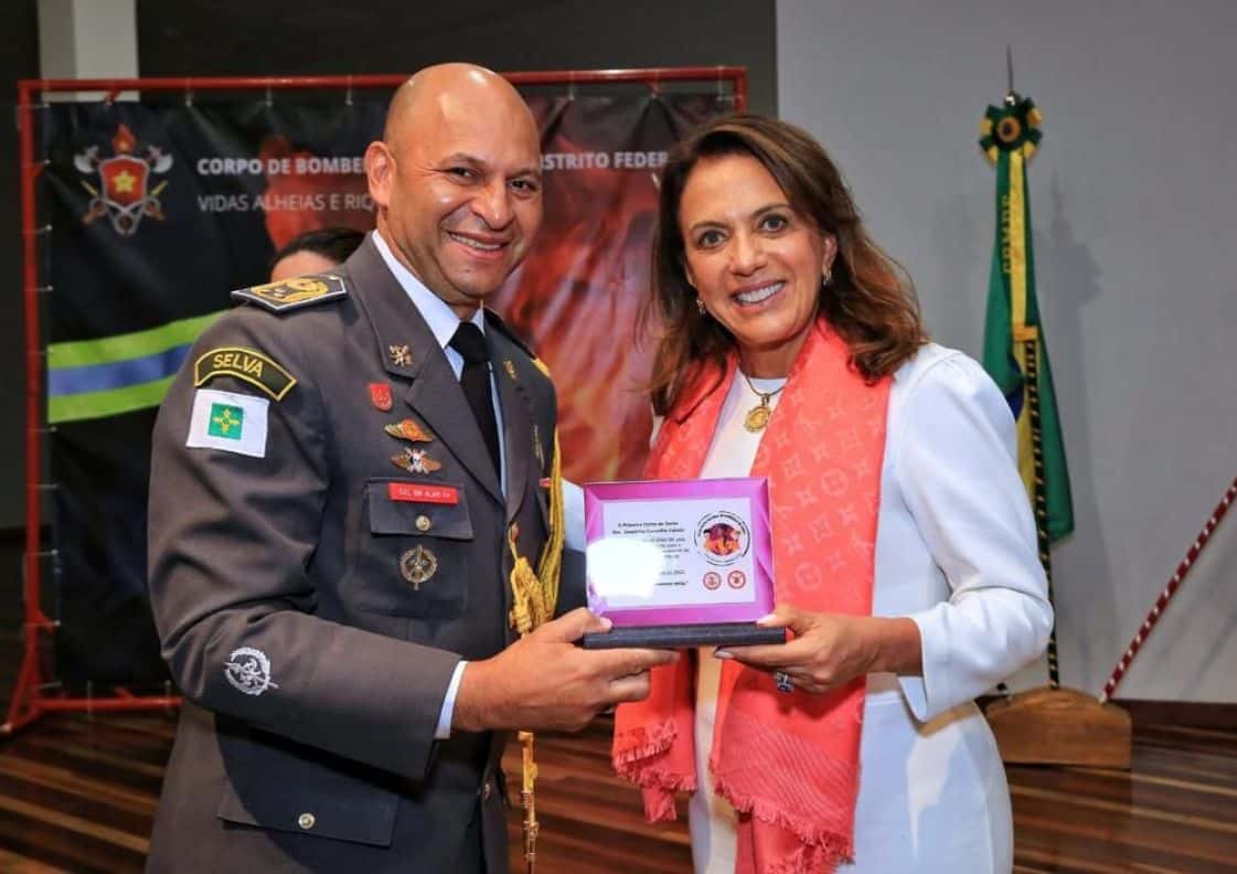 Em Brasília, Corpo de Bombeiros homenageia Gracinha Caiado em solenidade nacional