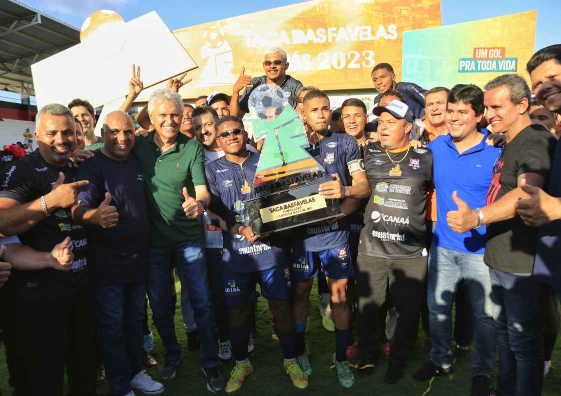 Em Goiânia, Caiado reforça inclusão social pelo esporte durante final da Taça das Favelas Goiás