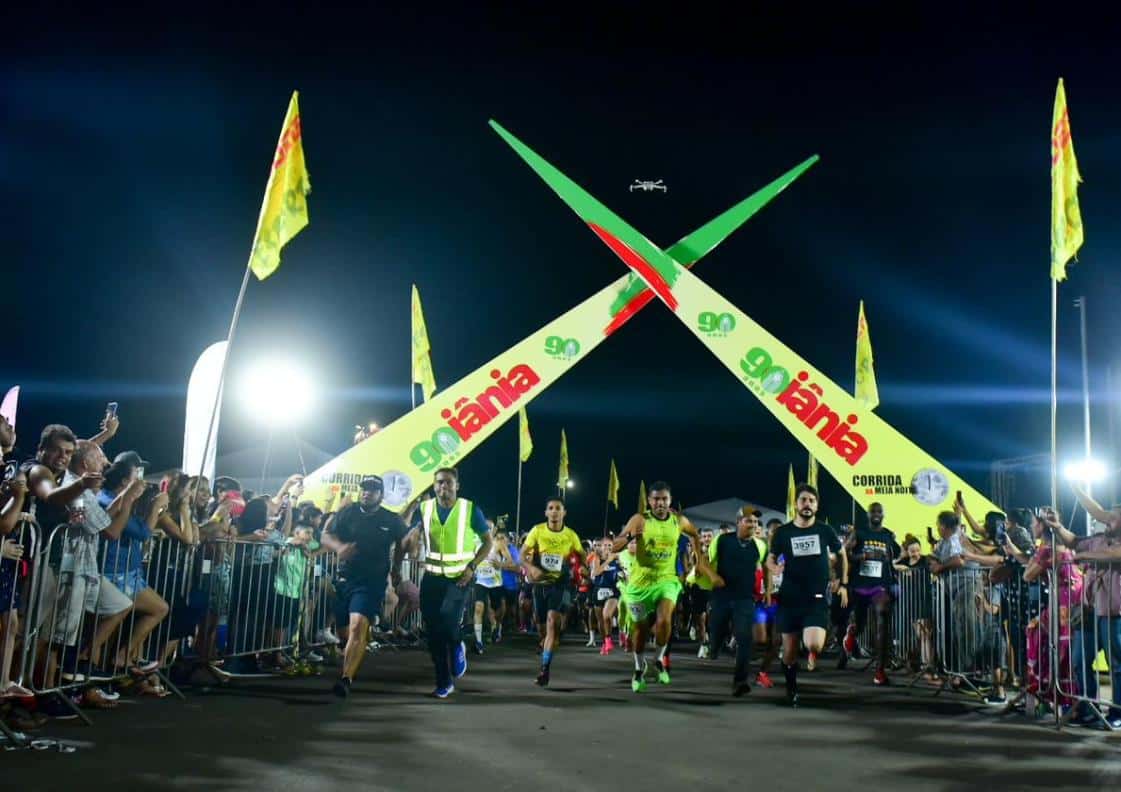 Goiânia 90 anos: Mais de 4 mil pessoas participam da primeira Corrida da Meia-Noite