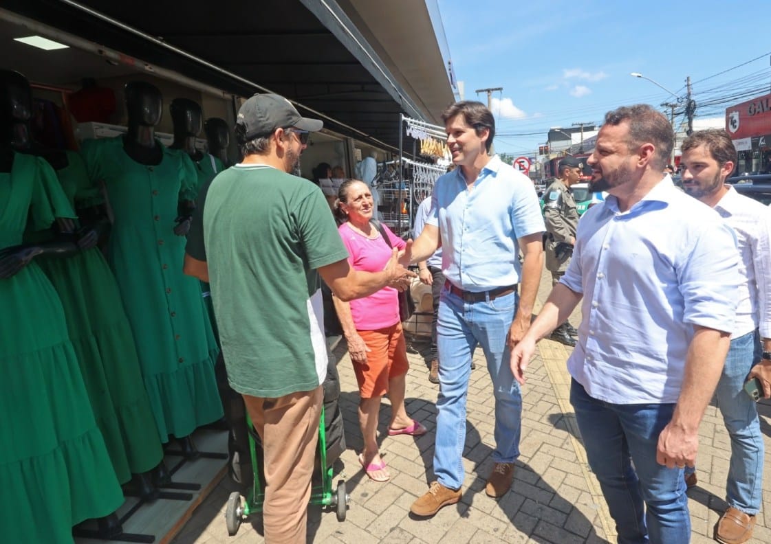 Goiânia: Daniel Vilela se reúne com empresários da Região da 44 e reforça apoio do governo ao setor de confecção