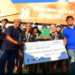 Goiânia: Prefeito Rogério Cruz entrega troféus para equipes campeãs da etapa goiana da Taça das Favelas no Estádio Antônio Aciolly