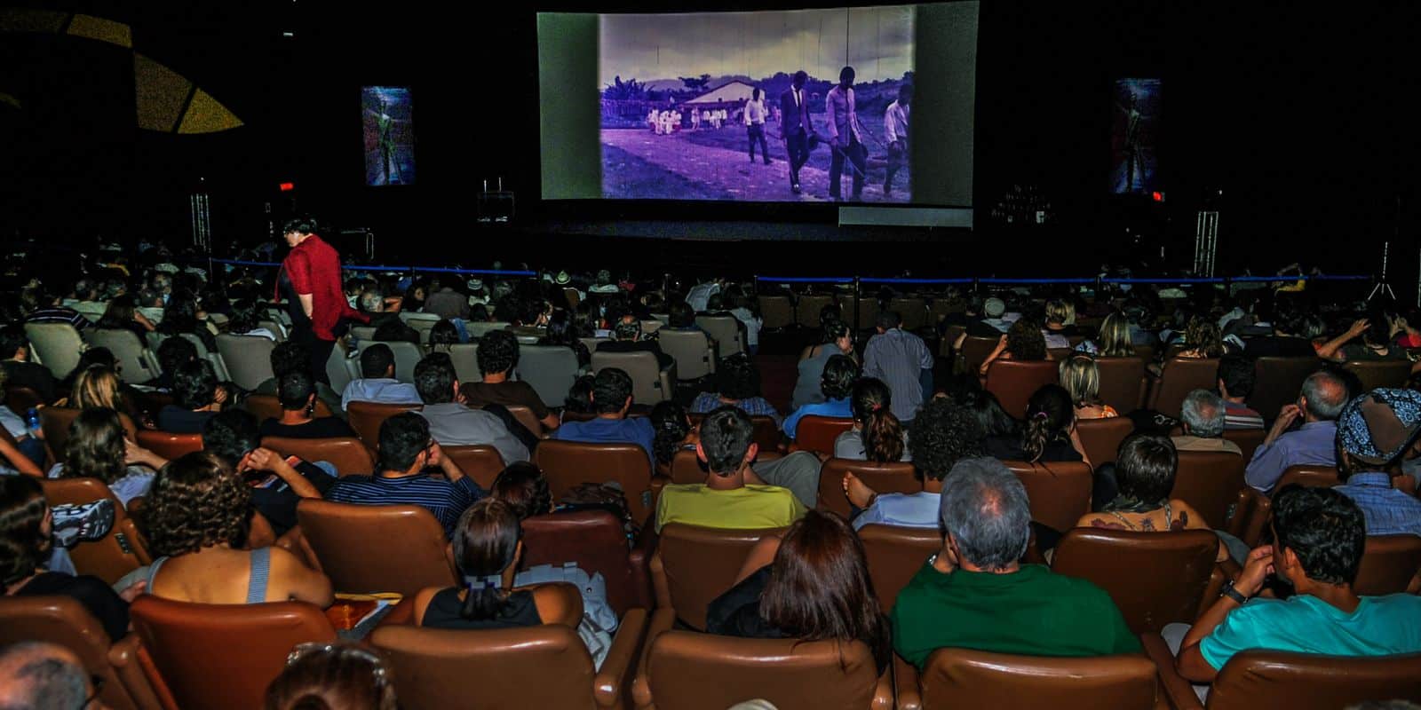 Lula sanciona leis para valorização de filmes e programas nacionais