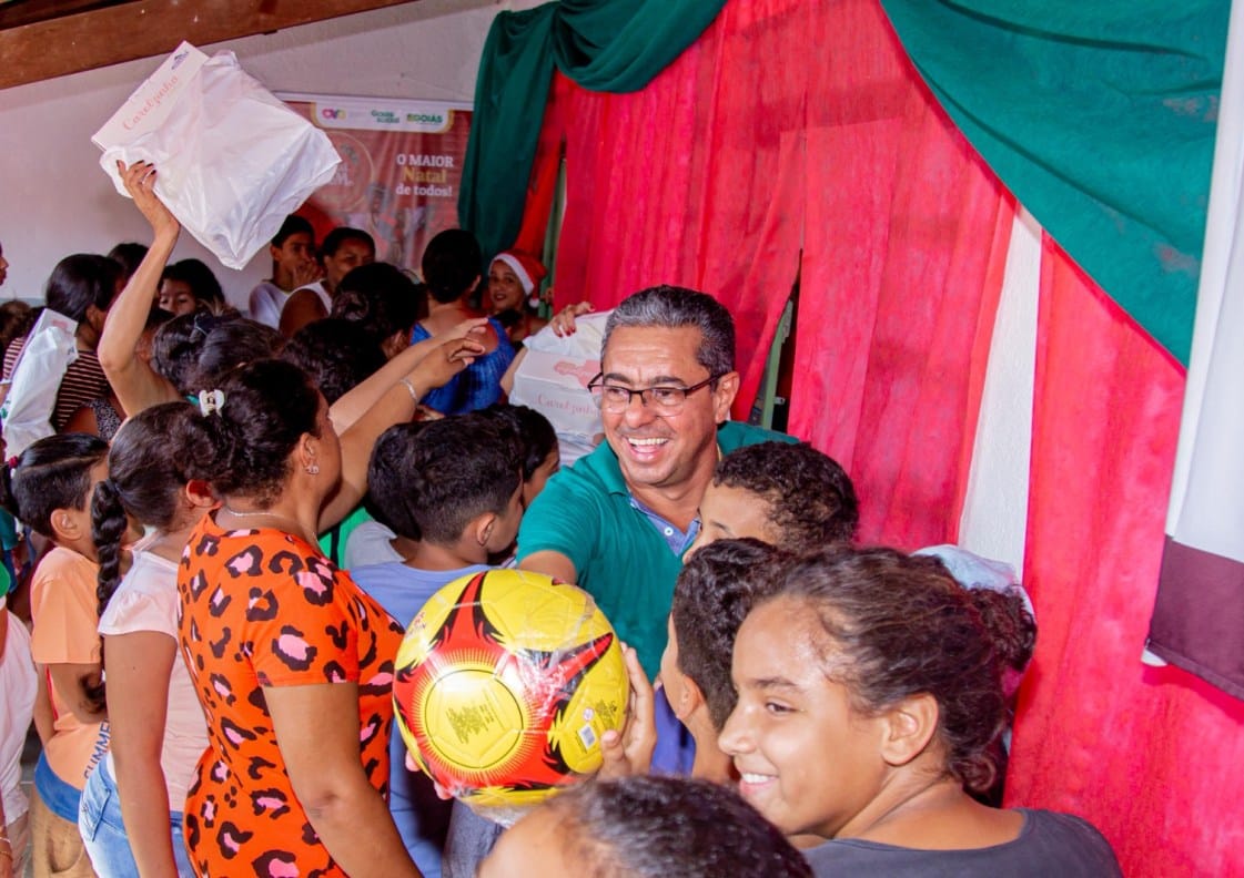 Natal Feliz e Natal do Bem distribuiem 380 brinquedos em Anhanguera