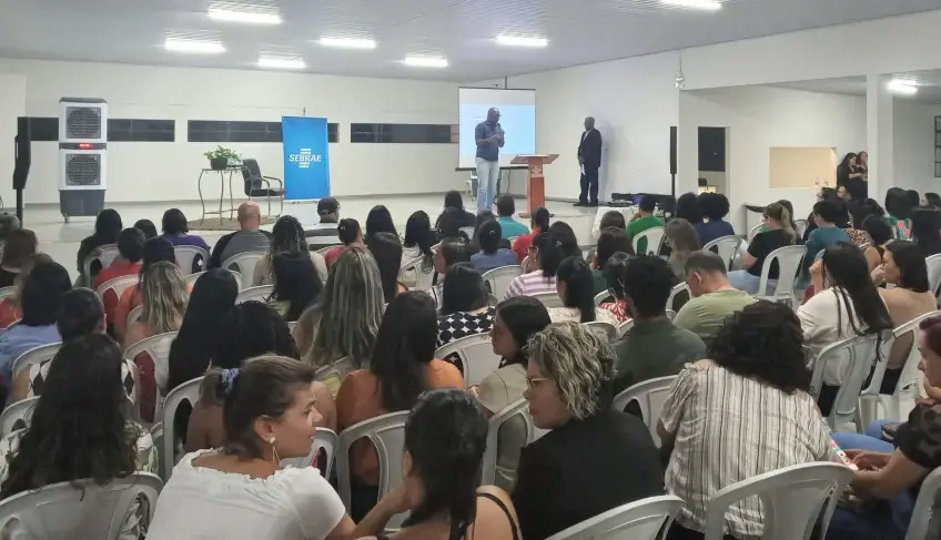 Prêmio Educador Transformador é divulgado na Semana Pedagógica de Mineiros | ASN Goiás