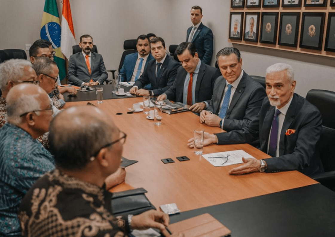 Reunião entre ministro Carlos Fávaro e associação de confinadores da Indonésia debate ampliação de relações comerciais entre os países