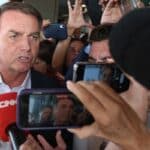 Passaporte de Bolsonaro é entregue às autoridades