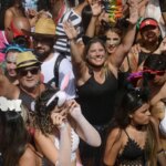 Sete em cada 10 mulheres têm medo de assédio no carnaval