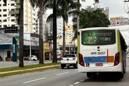 Transitar na faixa exclusiva para ônibus é a segunda maior causa de autuações em Goiânia