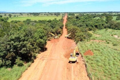 Começou a pavimentação da GO-154 entre Bonópolis e Novo Planalto