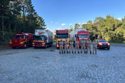 Carretas com mais de 290 toneladas de donativos de Goiás chegam ao Rio Grande do Sul