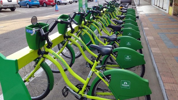 Bicicletas compartilhadas podem ajudar a desafogar o trânsito de Goiânia