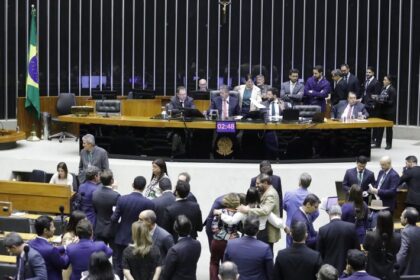 Câmara dos Deputados aprova regulamentação das emendas parlamentares com apoio da bancada goiana