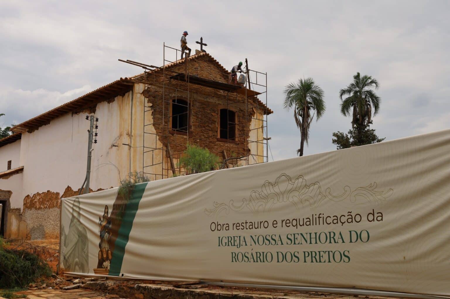 Ossadas com mais de 200 anos são descobertas durante restauração de Igreja em Jaraguá