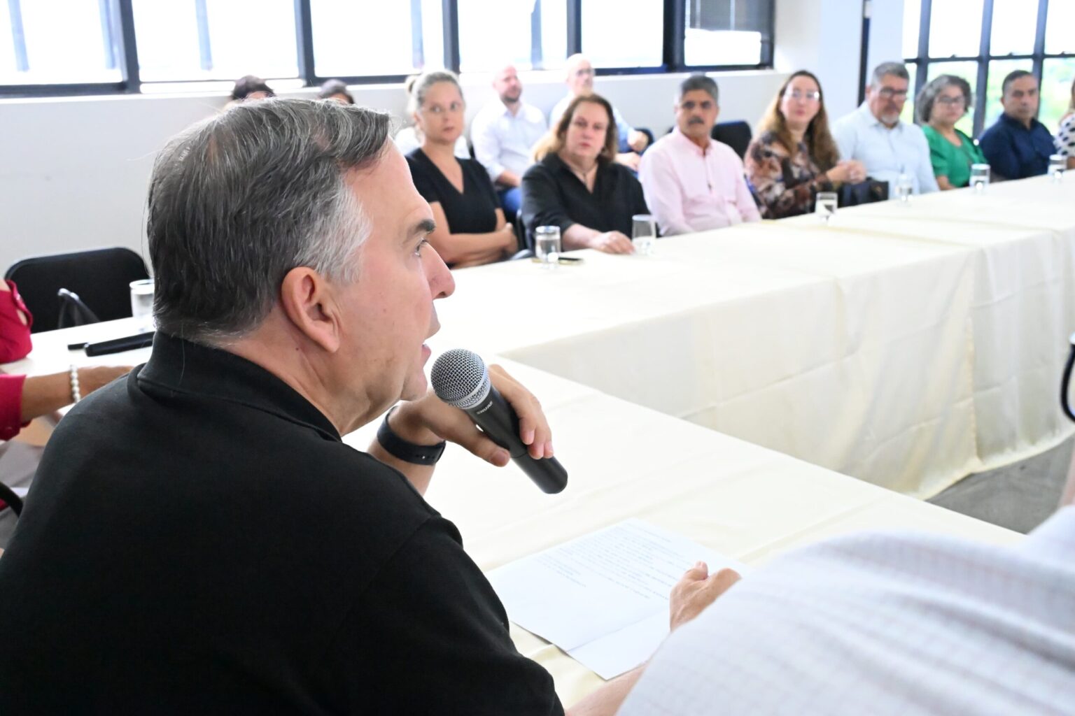 Mabel detalha pagamento a prestadores de serviços de saúde em reunião com representantes do setor