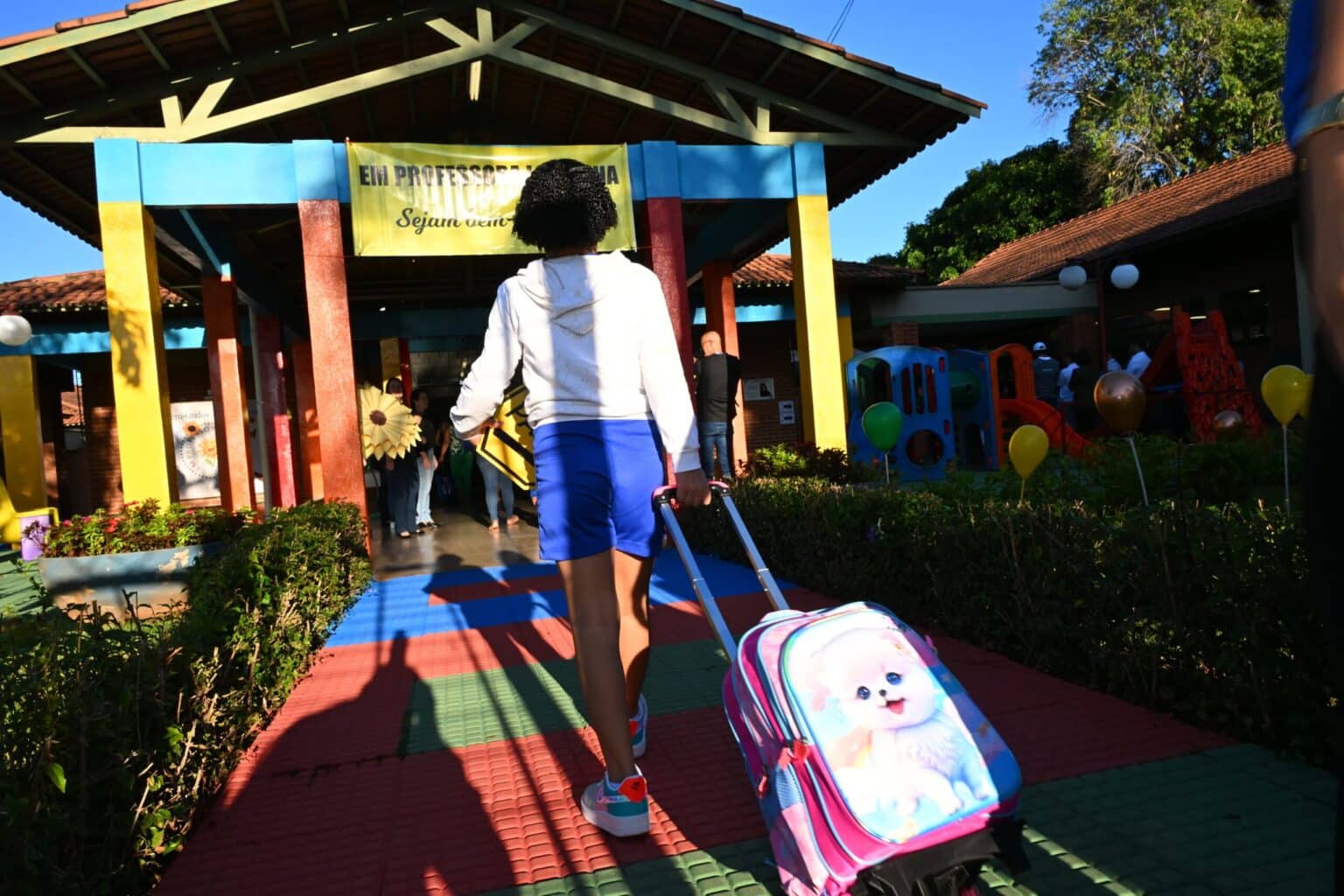 Ano letivo em Goiânia inicia hoje com ampliação de vagas e entrega de kits escolares