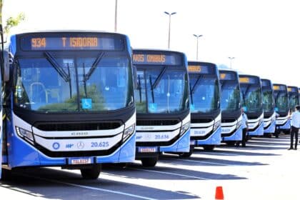 Caiado entrega reforma do Terminal Novo Mundo