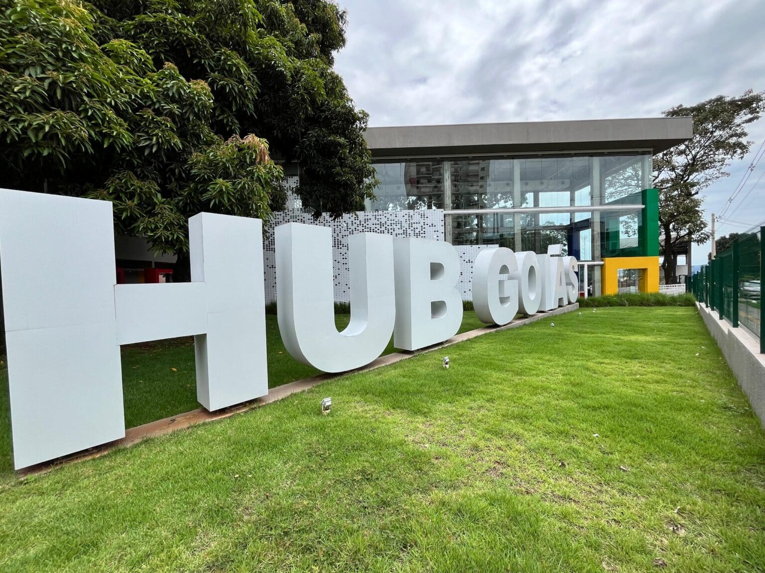 Hub Goiás abre edital para startups e empresas inovadoras com apoio de até R$ 20 mil