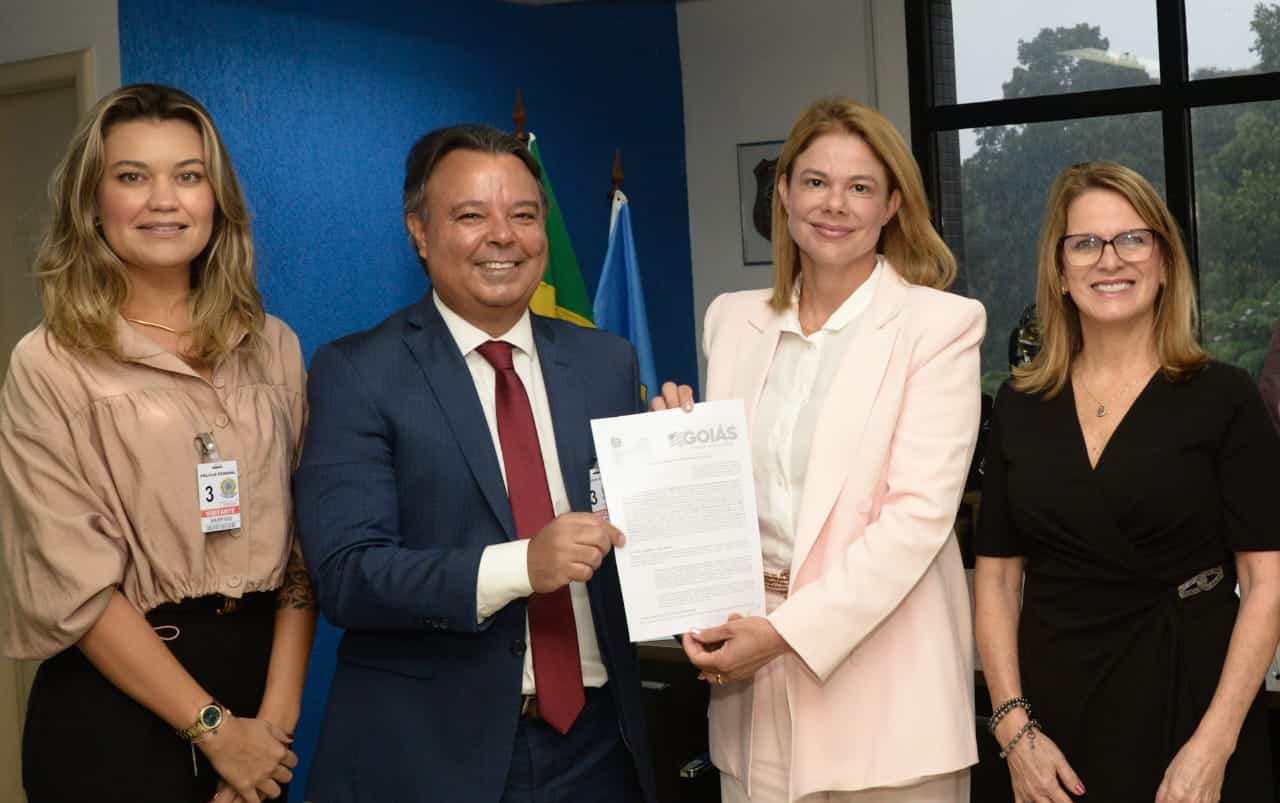 Governo de Goiás firma parceria inédita com a Polícia Federal para atendimento a imigrantes 