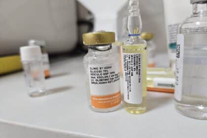 Operação conjunta da Anvisa e vigilâncias sanitárias interdita clínica de estética em Goiânia 