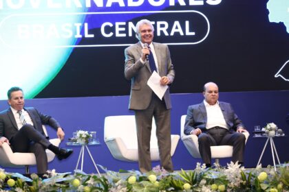 Caiado anuncia criação de infraestrutura tecnológica integrada entre estados para avançar em inteligência artificial