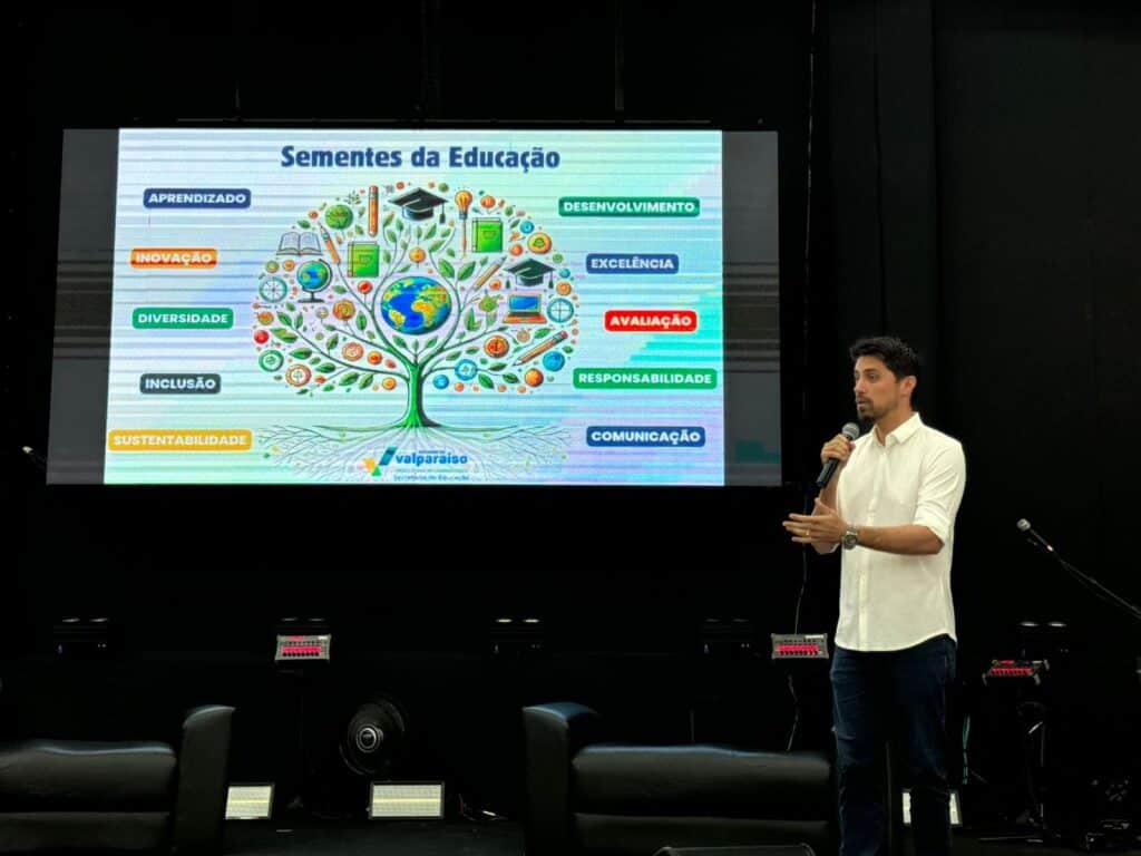 Prefeito de Valparaíso de Goiás destaca valorização dos profissionais da educação na abertura da Semana Pedagógica
