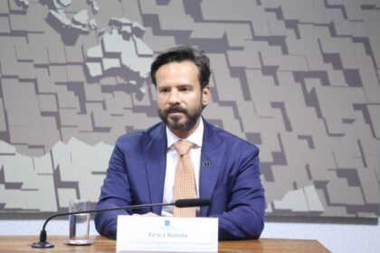 Conselho Nacional de Educação destaca autonomia de escolas para implementar lei que restringe celular em sala