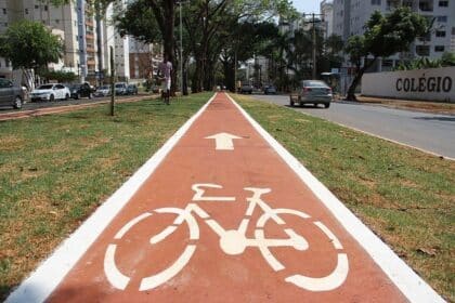 Prefeitura de Goiânia intensifica fiscalização em ciclovias e ciclofaixas para garantir segurança de ciclistas