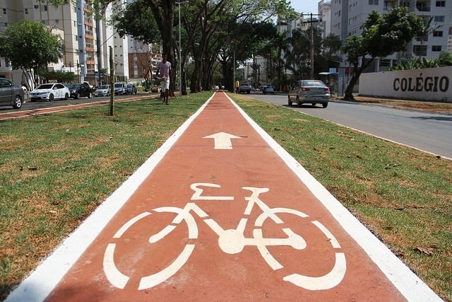 Prefeitura de Goiânia intensifica fiscalização em ciclovias e ciclofaixas para garantir segurança de ciclistas