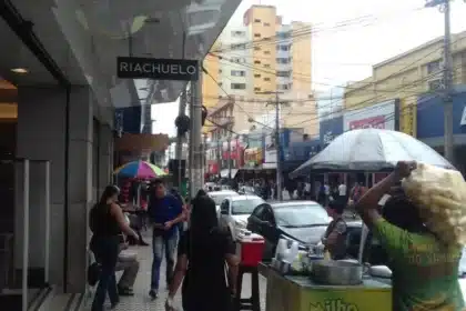 Ambulantes do Centro de Anápolis serão realocados em até 60 dias e decisão gera revolta