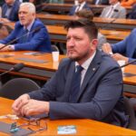 Deputado Glaustin da Fokus propõe que familiares ministrem aulas de direção a adolescentes no processo de obtenção da CNH